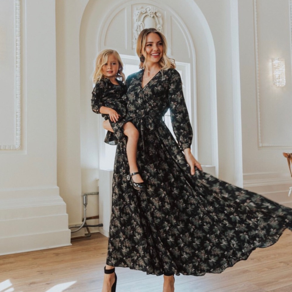 Ivy City Co Holly Berry Dress